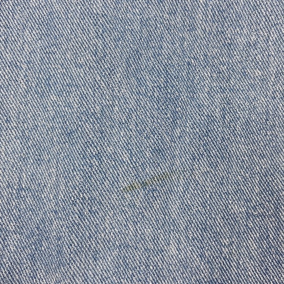 Wrangler’s Men’s Light Wash 100% Cotton Denim Jeans with Slight Distressing - Picture 5 of 9